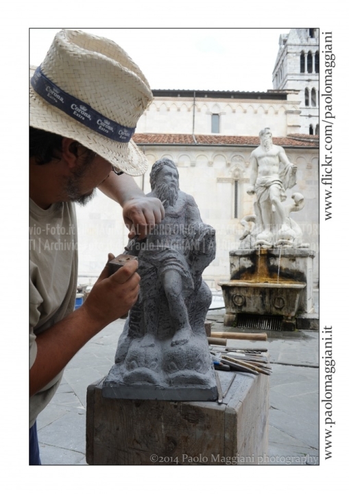 Carrara_SIMPOSIO-INTERNAZIONALE-DI-SCULTURA-A-MANO_2014-18_15138928545_o