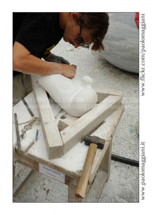 Carrara_SIMPOSIO-INTERNAZIONALE-DI-SCULTURA-A-MANO_2014-31_14952368420_o