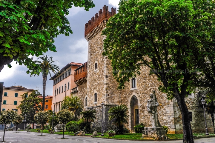 D70015_DSC7727_Paolo-Maggiani_26042015_Accademia-arti-Belle-Arti-Carrara-castello-Malaspina-marmo-sculturaBN