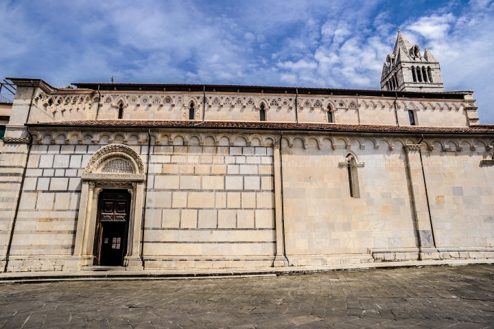 D70015_DSC7991_Paolo-Maggiani_04052015_Carrara-Duomo-marmo-pieve-S.-Andrea