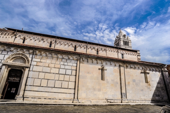 D70015_DSC7992_Paolo-Maggiani_04052015_Carrara-Duomo-marmo-pieve-S.-Andrea