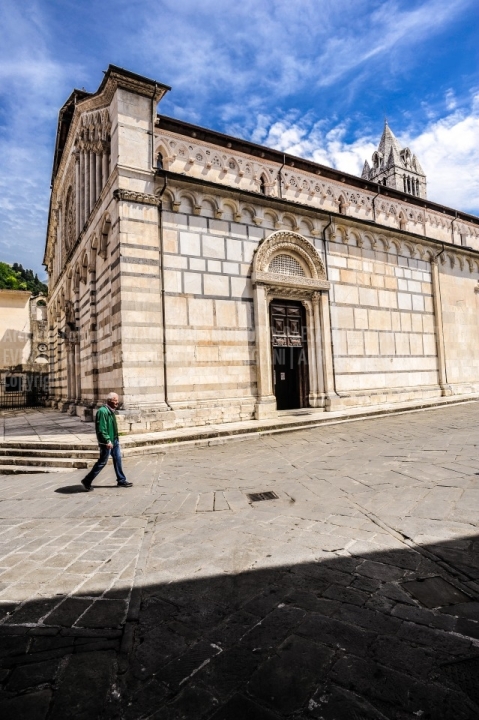 D70015_DSC7994_Paolo-Maggiani_04052015_Carrara-Duomo-marmo-pieve-S.-Andrea