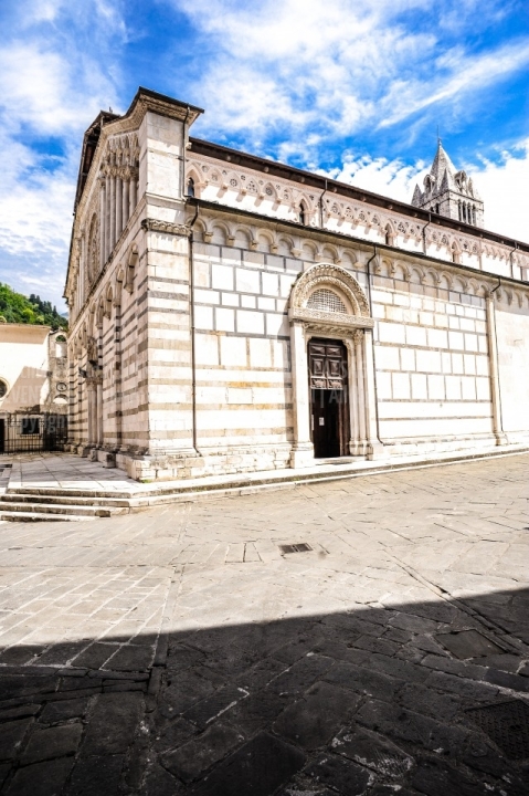 D70015_DSC7995_Paolo-Maggiani_04052015_Carrara-Duomo-marmo-pieve-S.-Andrea