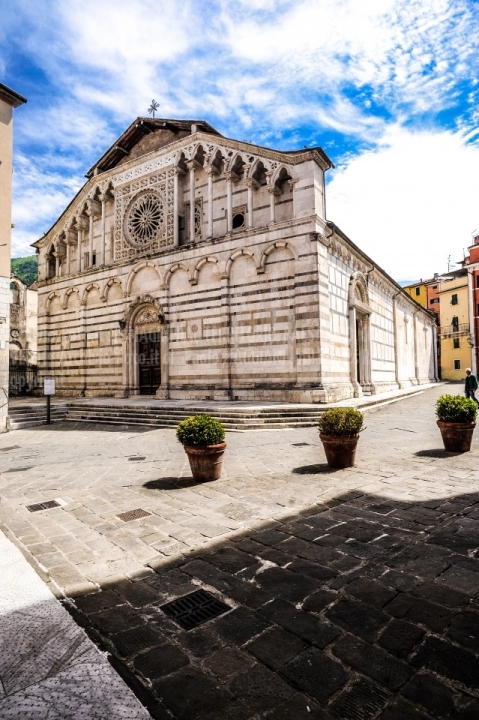 D70015_DSC8003_Paolo-Maggiani_04052015_Carrara-Duomo-marmo-pieve-S.-Andrea