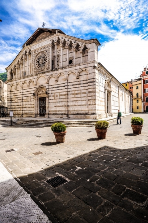 D70015_DSC8004_Paolo-Maggiani_04052015_Carrara-Duomo-marmo-pieve-S.-Andrea