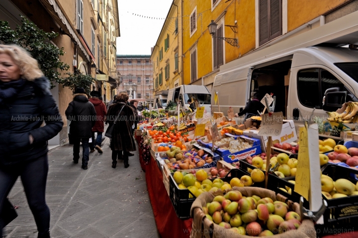 d70016mag_7978_Carrara_Lunedì-giorno-di-mercato_maggiani-paolo_25019891681_o