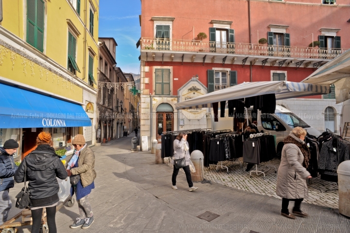 d70016mag_7980_Carrara_Lunedì-giorno-di-mercato_maggiani-paolo_24482568464_o