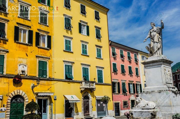 D70015_DSC7951_Paolo-Maggiani_04052015_Beatrice-DEste-Carrara-marmo-monumento-piazza-Alberica