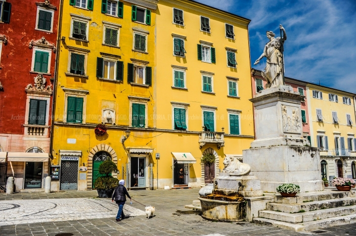 D70015_DSC7955_Paolo-Maggiani_04052015_Beatrice-DEste-Carrara-marmo-monumento-piazza-Alberica