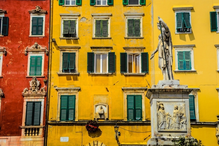 D70015_DSC7965_Paolo-Maggiani_04052015_Beatrice-DEste-Carrara-marmo-monumento-piazza-Alberica