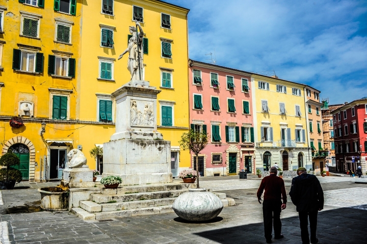 D70015_DSC7970_Paolo-Maggiani_04052015_Beatrice-DEste-Carrara-marmo-monumento-piazza-Alberica